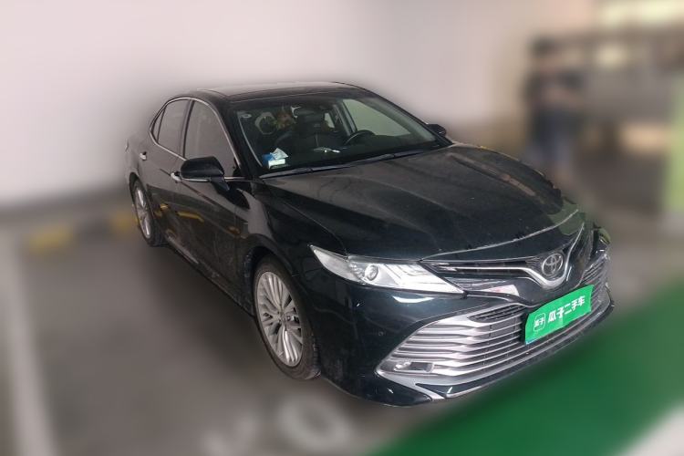 Used Toyota Camry 2018 2.5G Luxury Edition Front Right 45 Deg