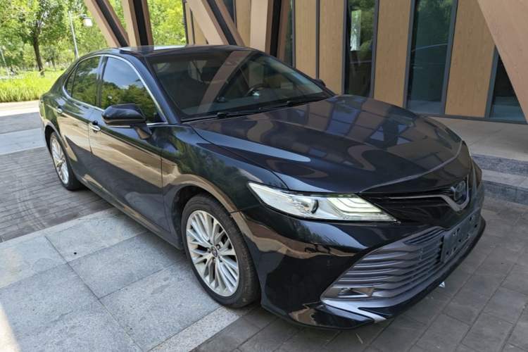 Used Toyota Camry 2018 2.5G Luxury Edition Front Right 45 Deg