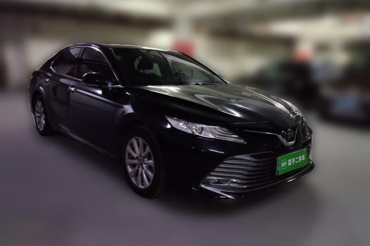 Used Toyota Camry 2018 2.0G Luxury Edition Front Right 45 Deg