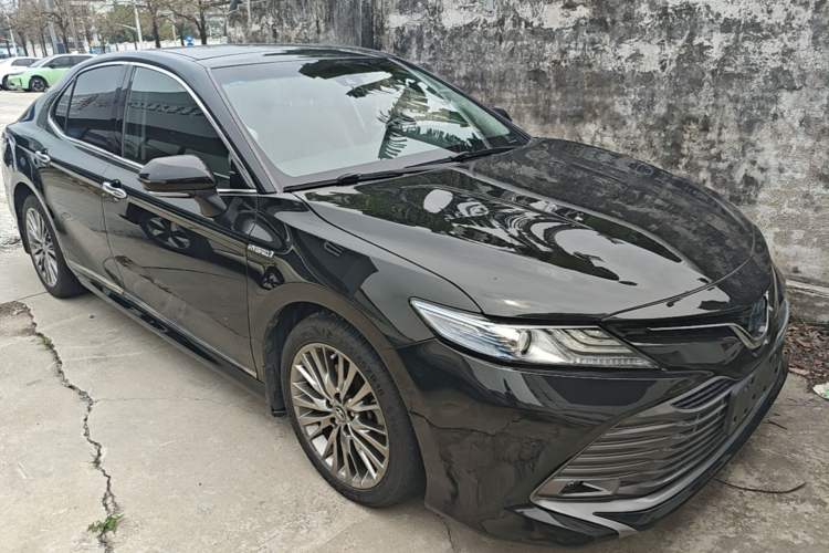 Used Toyota Camry 2018 Dual-Engine 2.5 HG Luxury Edition Front Right 45 Deg