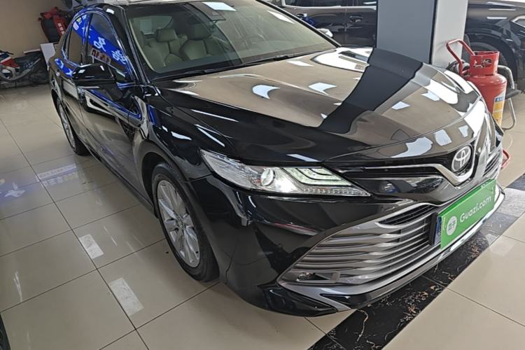 Used Toyota Camry 2018 2.0G Luxury Edition Front Right 45 Deg