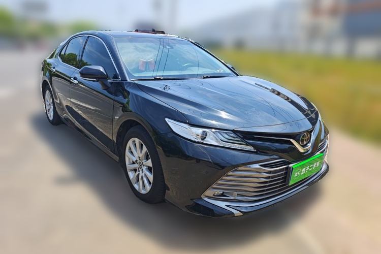 Used Toyota Camry 2018 2.0G Luxury Edition Front Right 45 Deg