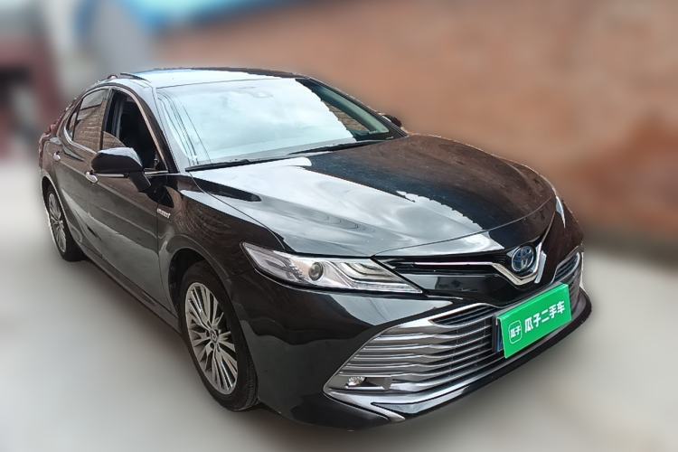 Used Toyota Camry 2018 Dual-Engine 2.5 HG Luxury Edition Front Right 45 Deg