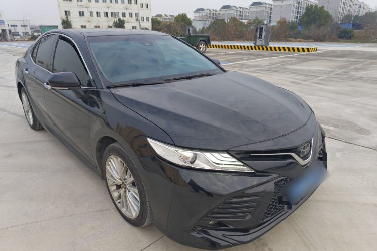 Used Toyota Camry 2018 2.5G Luxury Edition Front Right 45 Deg