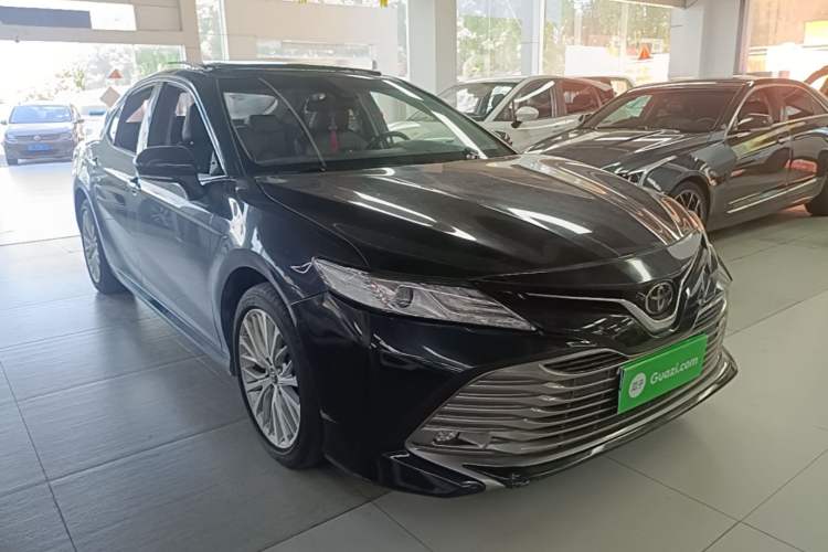 Used Toyota Camry 2018 2.5G Luxury Edition Front Right 45 Deg