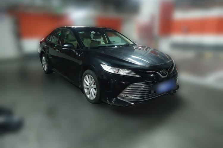 Used Toyota Camry 2018 2.0G Luxury Edition Front Right 45 Deg