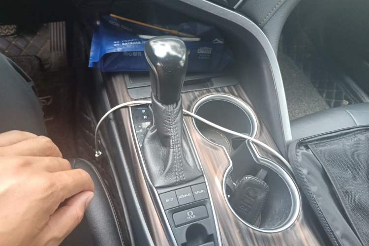 Used Toyota Camry 2018 2.5G Luxury Edition Gear Lever