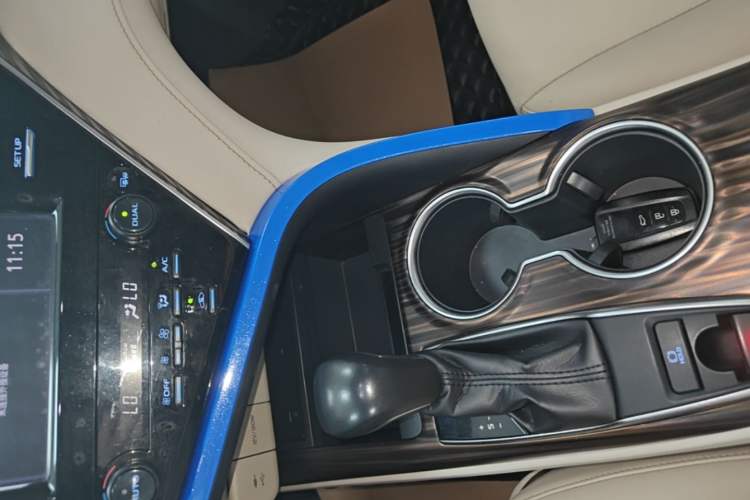 Used Toyota Camry 2018 2.0G Luxury Edition Gear Lever