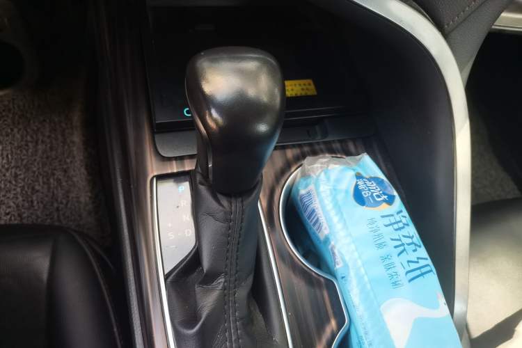 Used Toyota Camry 2018 2.5G Luxury Edition Gear Lever