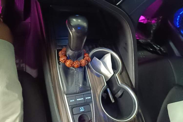 Used Toyota Camry 2018 2.5G Luxury Edition Gear Lever
