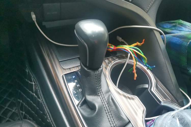 Used Toyota Camry 2018 2.5G Luxury Edition Gear Lever