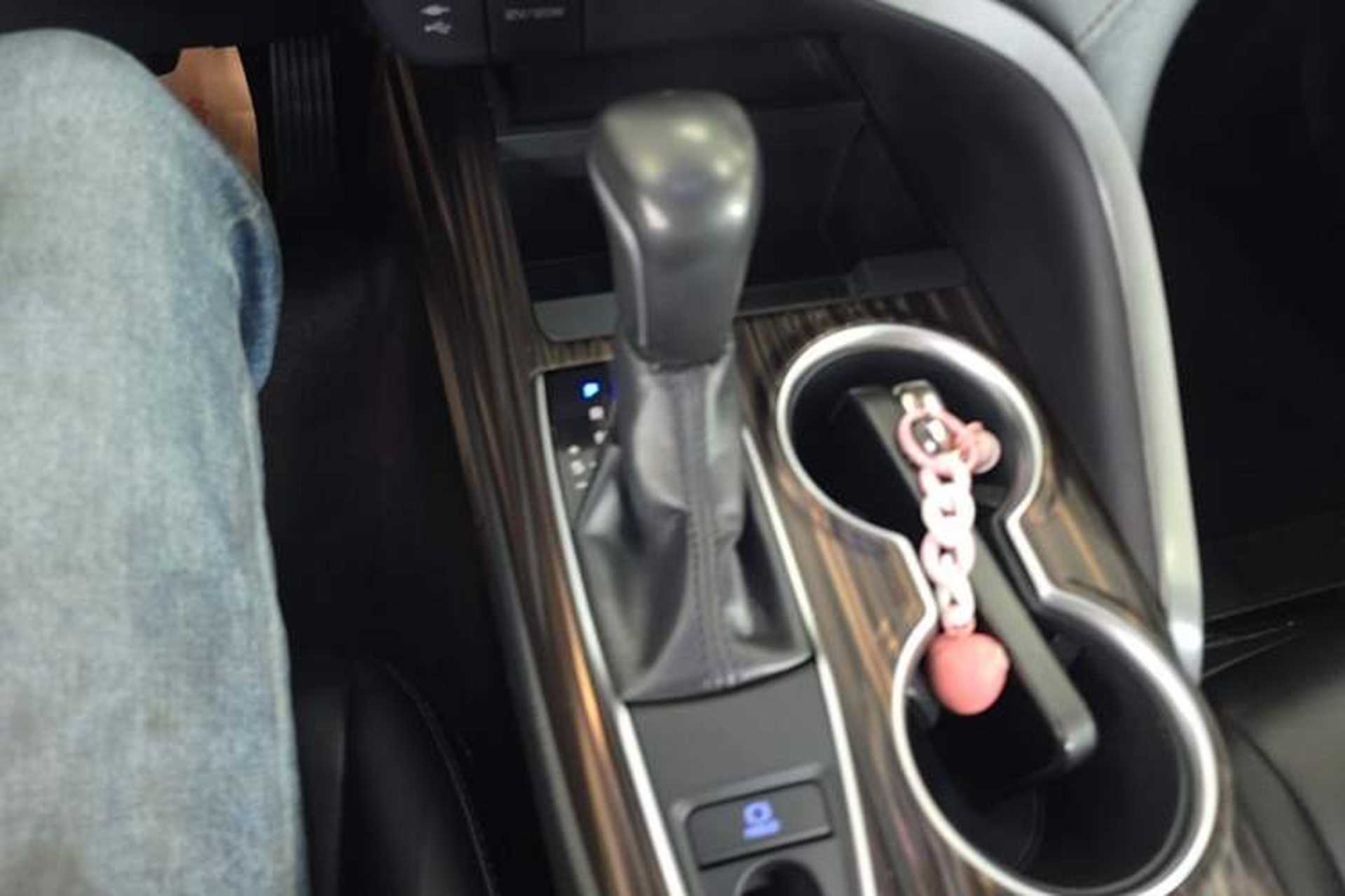 Used Toyota Camry 2018 2.0G Luxury Edition Gear Lever