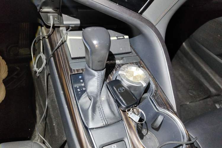 Used Toyota Camry 2018 2.0G Luxury Edition Gear Lever