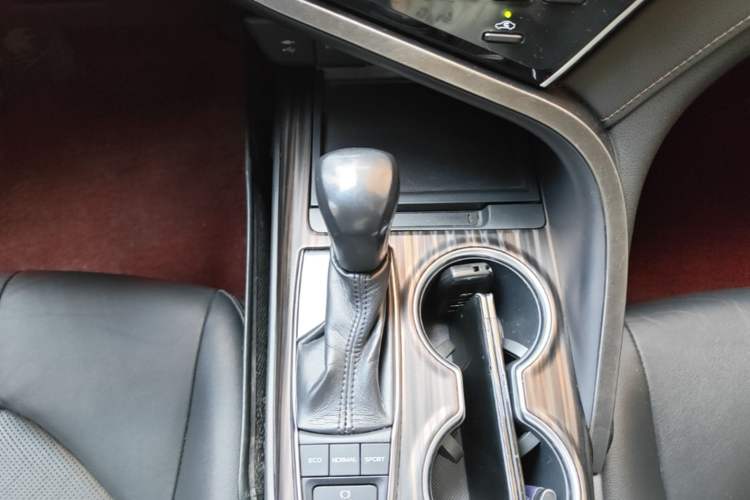 Used Toyota Camry 2018 2.5G Luxury Edition Gear Lever
