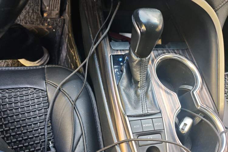 Used Toyota Camry 2018 2.5G Luxury Edition Gear Lever