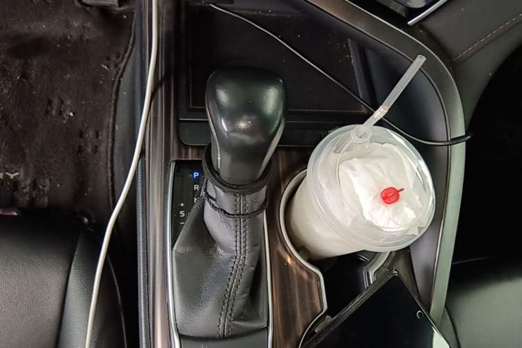 Used Toyota Camry 2018 2.0G Luxury Edition Gear Lever