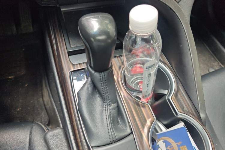 Used Toyota Camry 2018 2.0G Luxury Edition Gear Lever