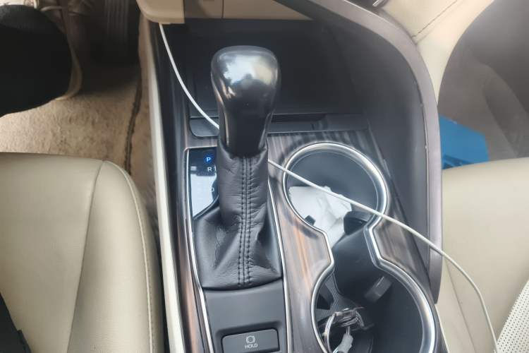 Used Toyota Camry 2018 2.0G Luxury Edition Gear Lever