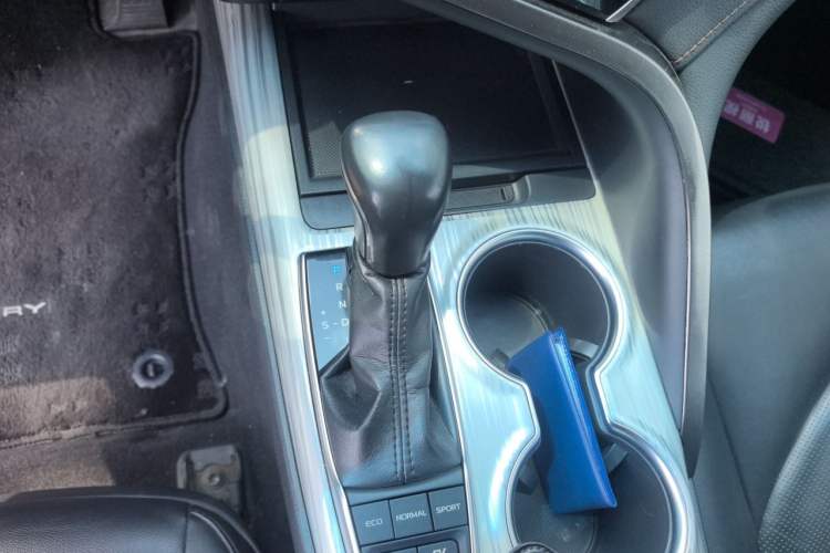 Used Toyota Camry 2018 Dual-Engine 2.5 HG Luxury Edition Gear Lever