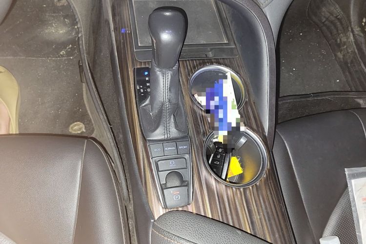 Used Toyota Camry 2018 2.5G Luxury Edition Gear Lever