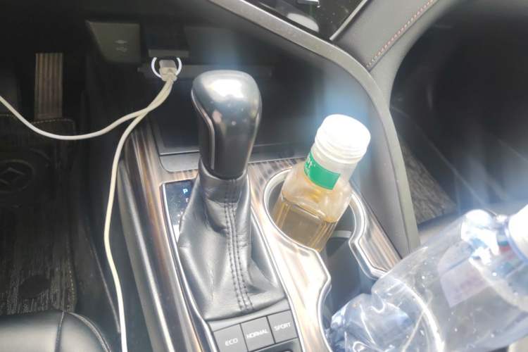 Used Toyota Camry 2018 2.5G Luxury Edition Gear Lever