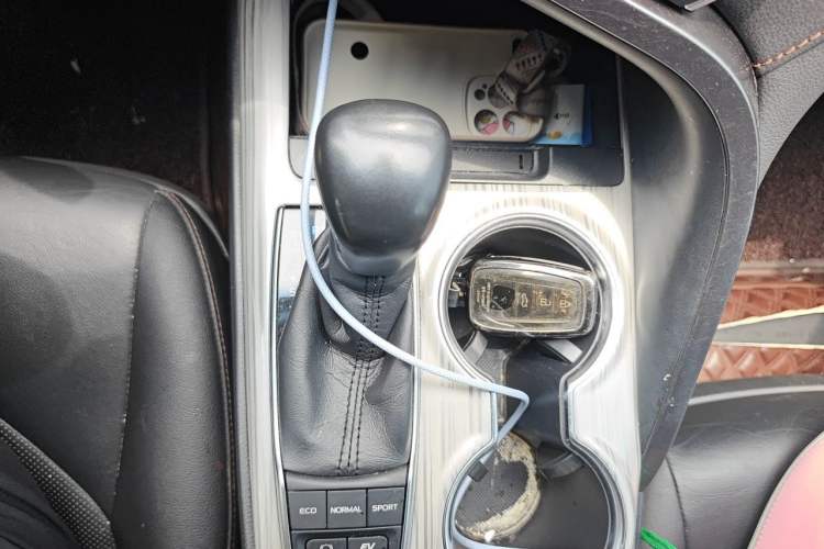 Used Toyota Camry 2018 Dual-Engine 2.5 HG Luxury Edition Gear Lever