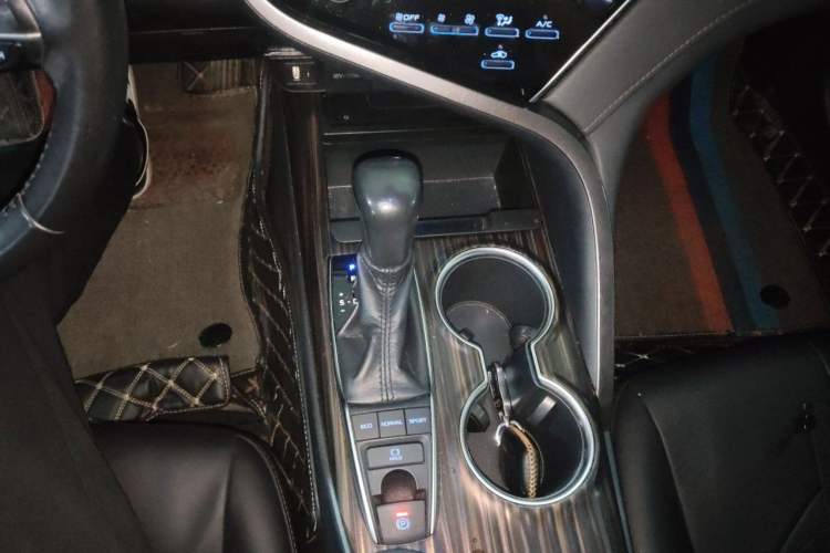 Used Toyota Camry 2018 2.5G Luxury Edition Gear Lever