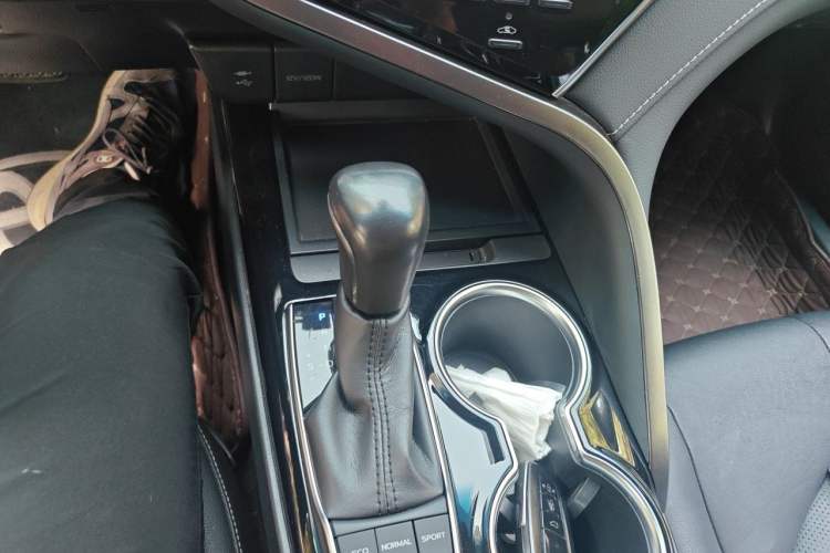 Used Toyota Camry 2018 2.5S Fēngshàng Edition Gear Lever