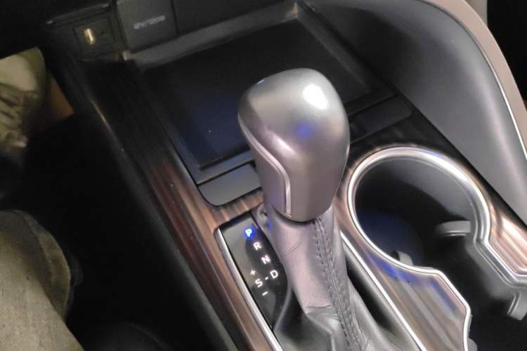 Used Toyota Camry 2018 2.5G Luxury Edition Gear Lever