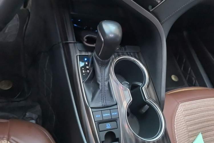 Used Toyota Camry 2018 2.5G Luxury Edition Gear Lever