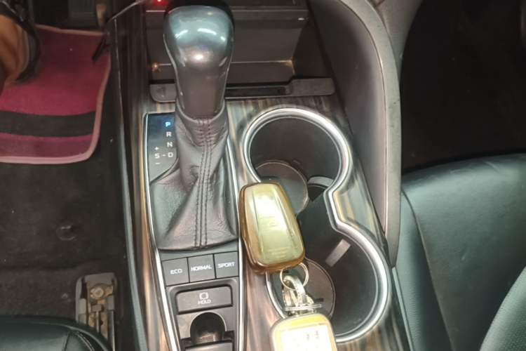 Used Toyota Camry 2018 2.5G Luxury Edition Gear Lever