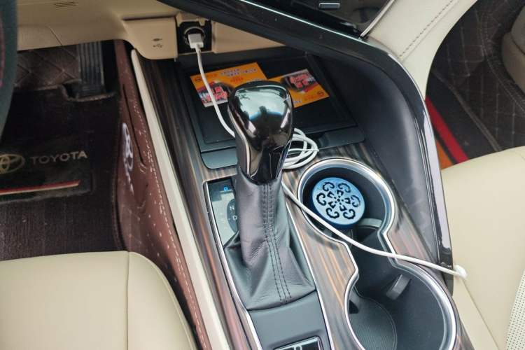 Used Toyota Camry 2018 2.0G Luxury Edition Gear Lever