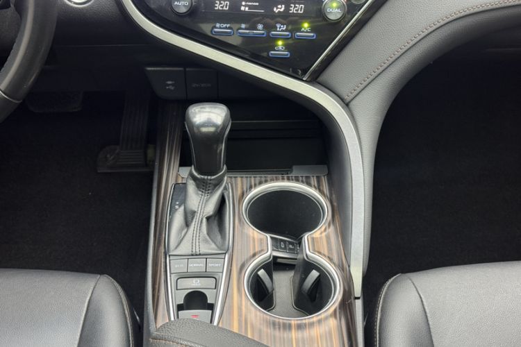 Used Toyota Camry 2018 2.5G Luxury Edition Gear Lever