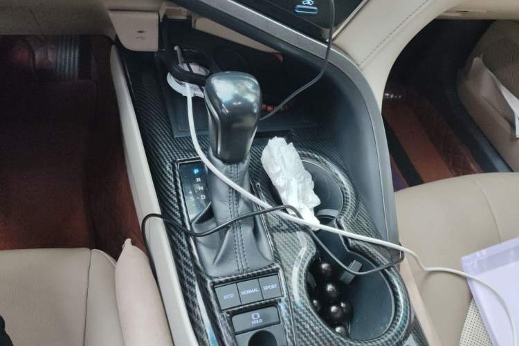 Used Toyota Camry 2018 2.5G Luxury Edition Gear Lever
