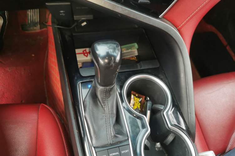 Used Toyota Camry 2018 2.5S Fēngshàng Edition Gear Lever