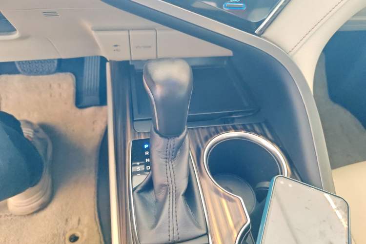 Used Toyota Camry 2018 2.5G Luxury Edition Gear Lever