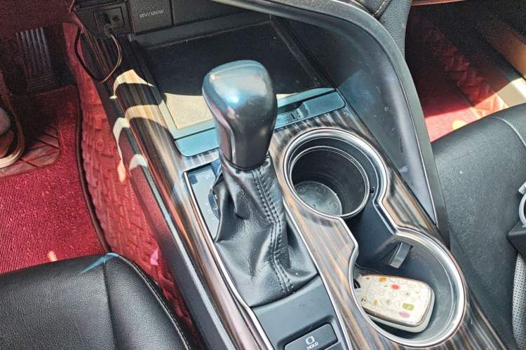 Used Toyota Camry 2018 2.0G Luxury Edition Gear Lever