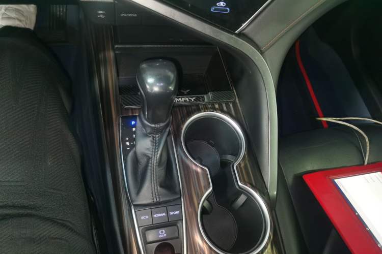 Used Toyota Camry 2018 2.5G Luxury Edition Gear Lever