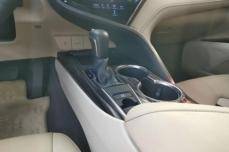 Used Toyota Camry 2018 2.0E Leading Edition Gear Lever