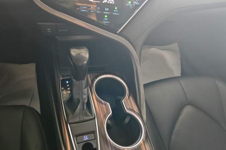 Used Toyota Camry 2018 2.0G Luxury Edition Gear Lever