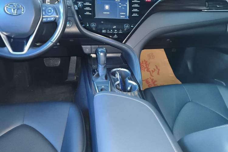 Used Toyota Camry 2018 2.0G Luxury Edition Gear Lever