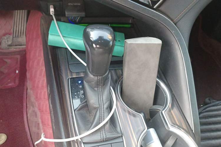 Used Toyota Camry 2018 2.5G Luxury Edition Gear Lever