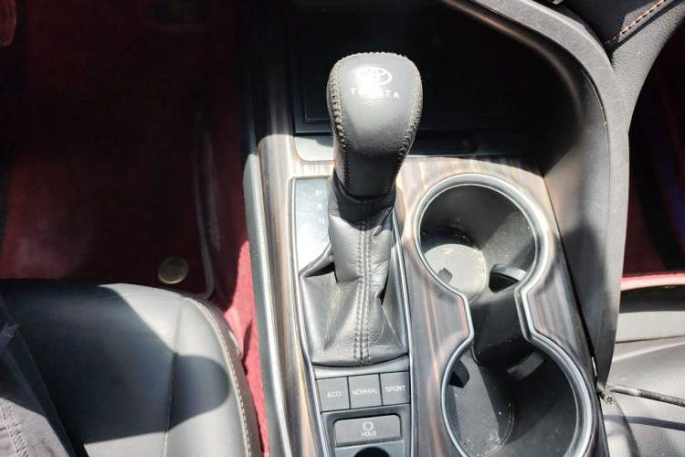 Used Toyota Camry 2018 2.5G Luxury Edition Gear Lever