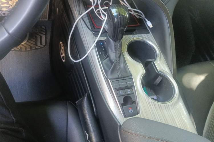 Used Toyota Camry 2018 Dual-Engine 2.5 HG Luxury Edition Gear Lever