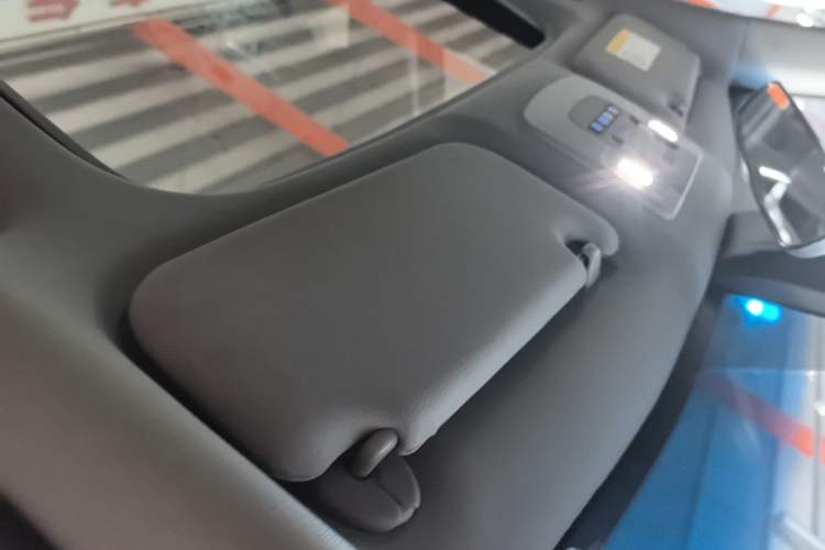 Used Toyota Camry 2018 2.0G Luxury Edition Headliner
