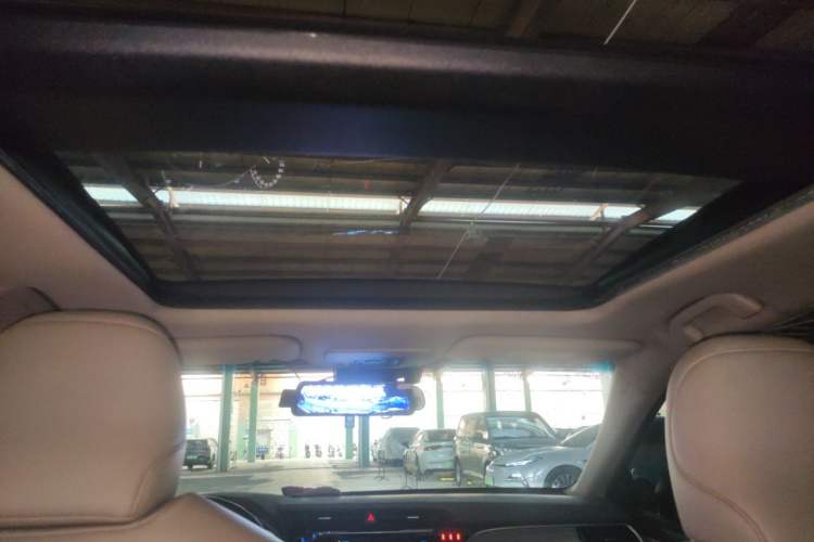 Used Toyota Camry 2018 Dual-Engine 2.5 HG Luxury Edition Headliner