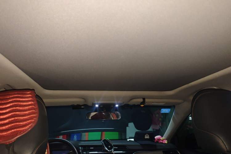 Used Toyota Camry 2018 Dual-Engine 2.5 HG Luxury Edition Headliner