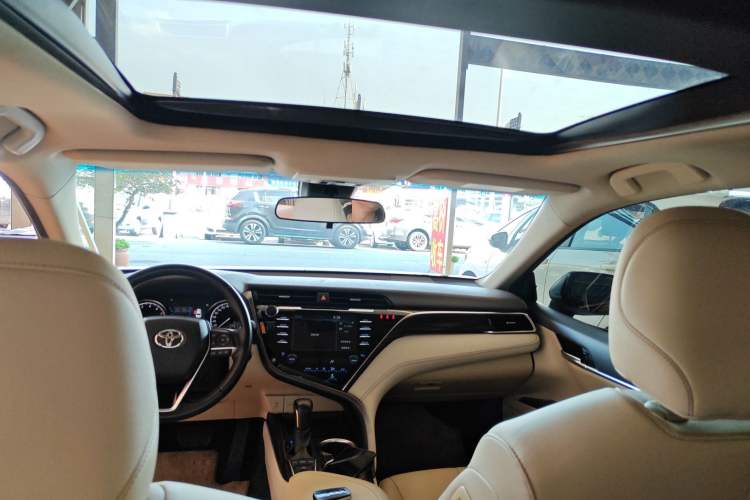 Used Toyota Camry 2018 2.5G Luxury Edition Headliner