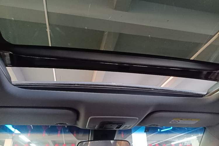 Used Toyota Camry 2018 2.5G Luxury Edition Headliner