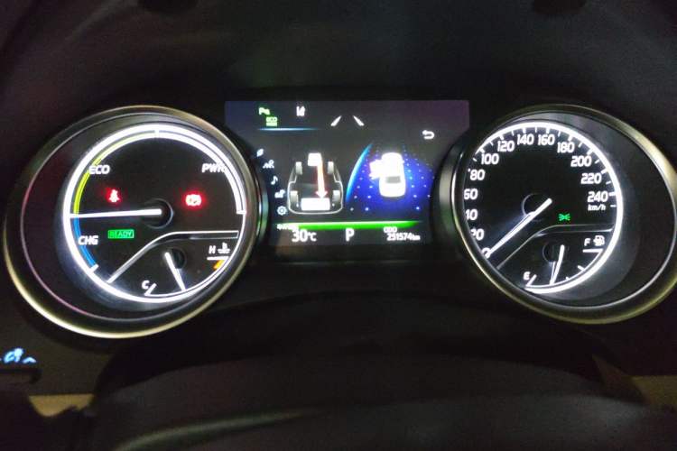 Used Toyota Camry 2018 Dual-Engine 2.5 HG Luxury Edition Instrument Cluster